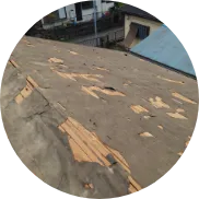 下地が腐食し雨漏りしている場合