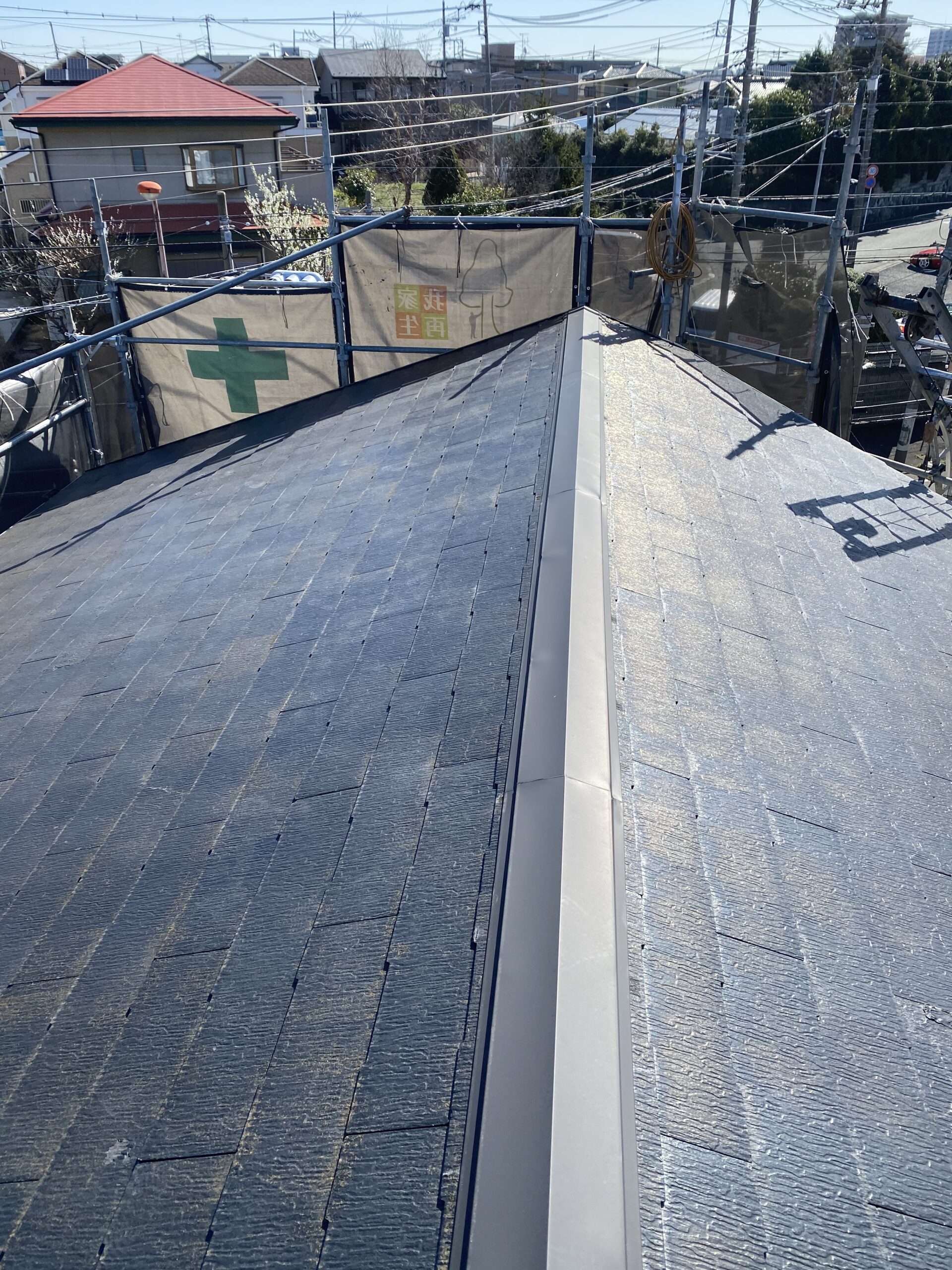 横浜市青葉区にて雨漏り修理・屋根修理〈2階寝室の天井に雨シミ〉の施工前写真