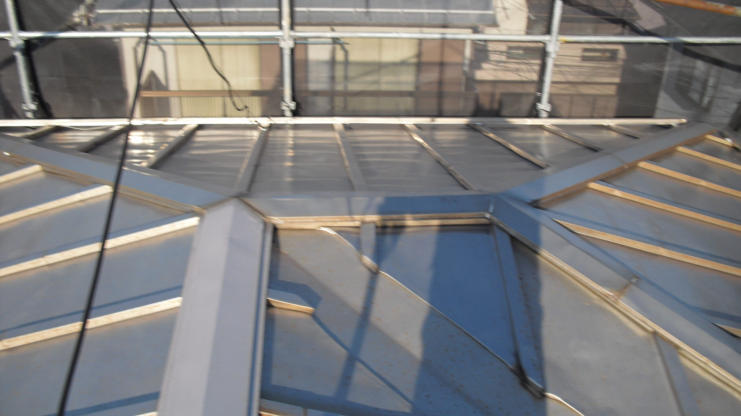 横浜市青葉区にて雨漏り修理・葺き替え工事の施工前写真