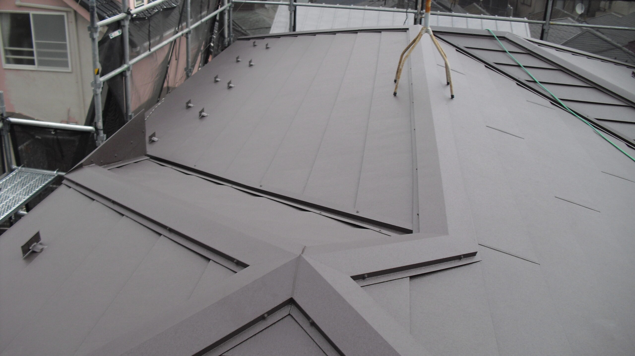 横浜市青葉区にて雨漏り修理・葺き替え工事