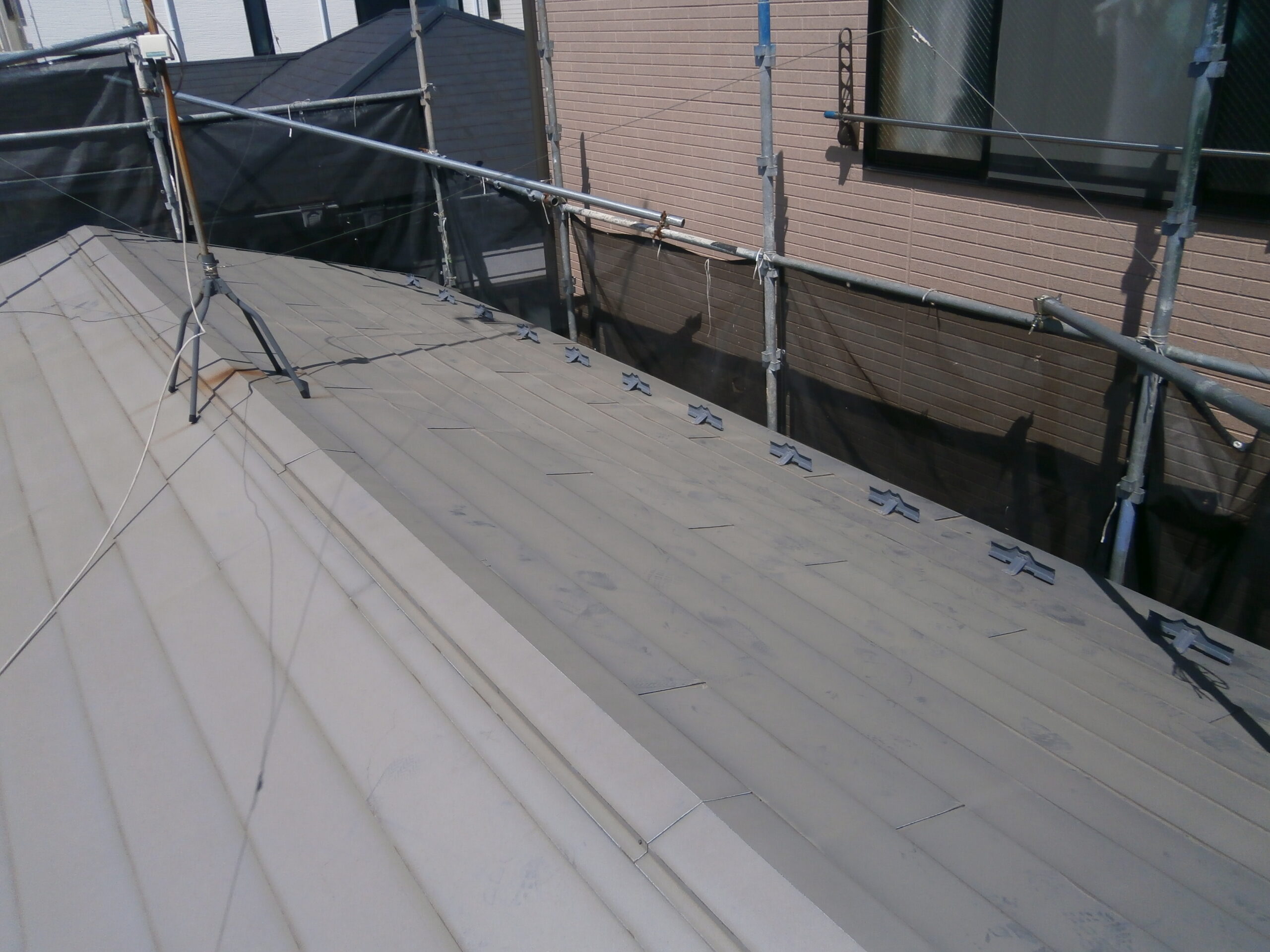 横浜市緑区にてカバー工法〈経年劣化による屋根修理〉の施工前写真