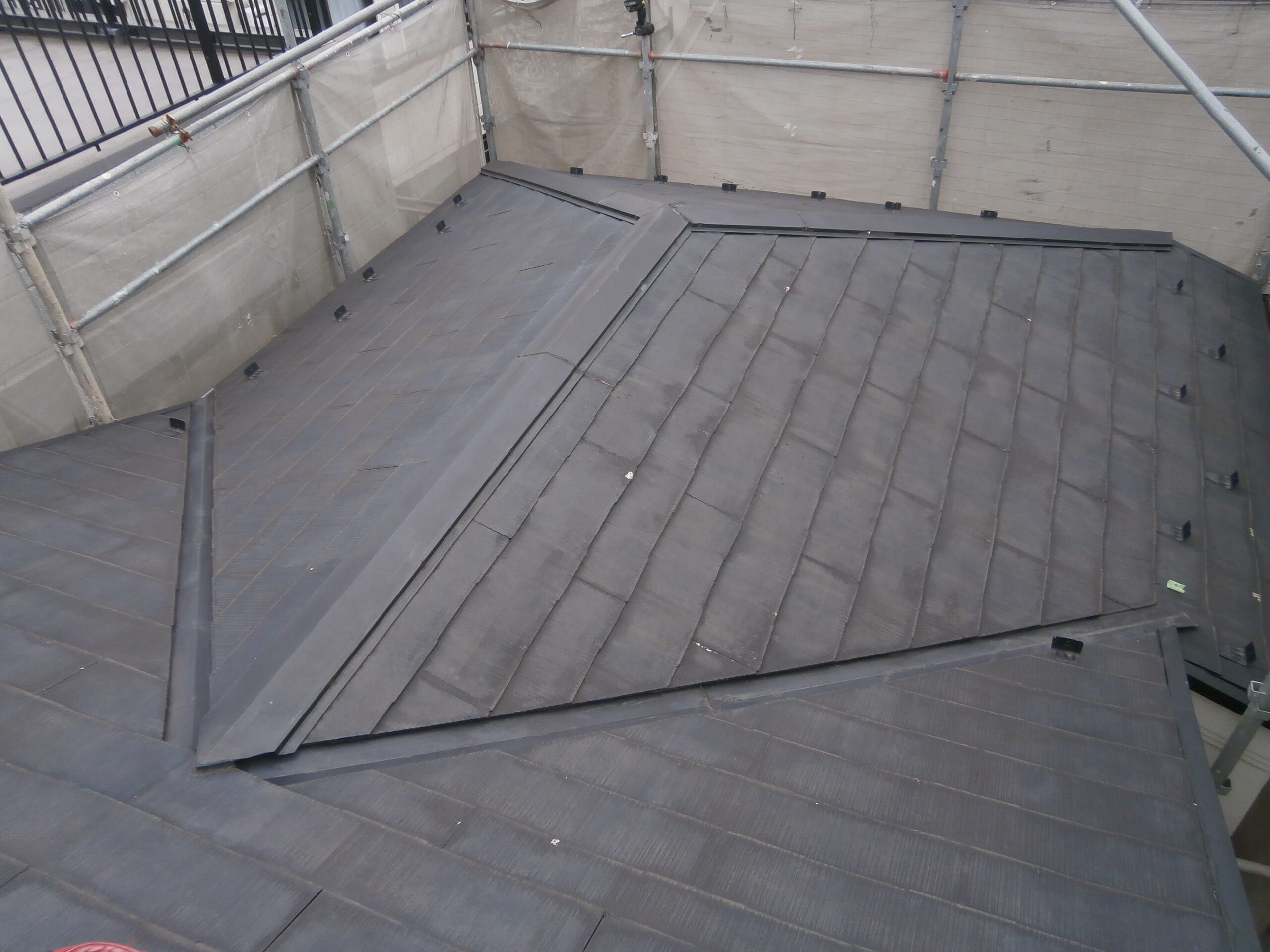 横浜市青葉区にてカバー工法〈築25年戸建ての屋根修理〉の施工前写真