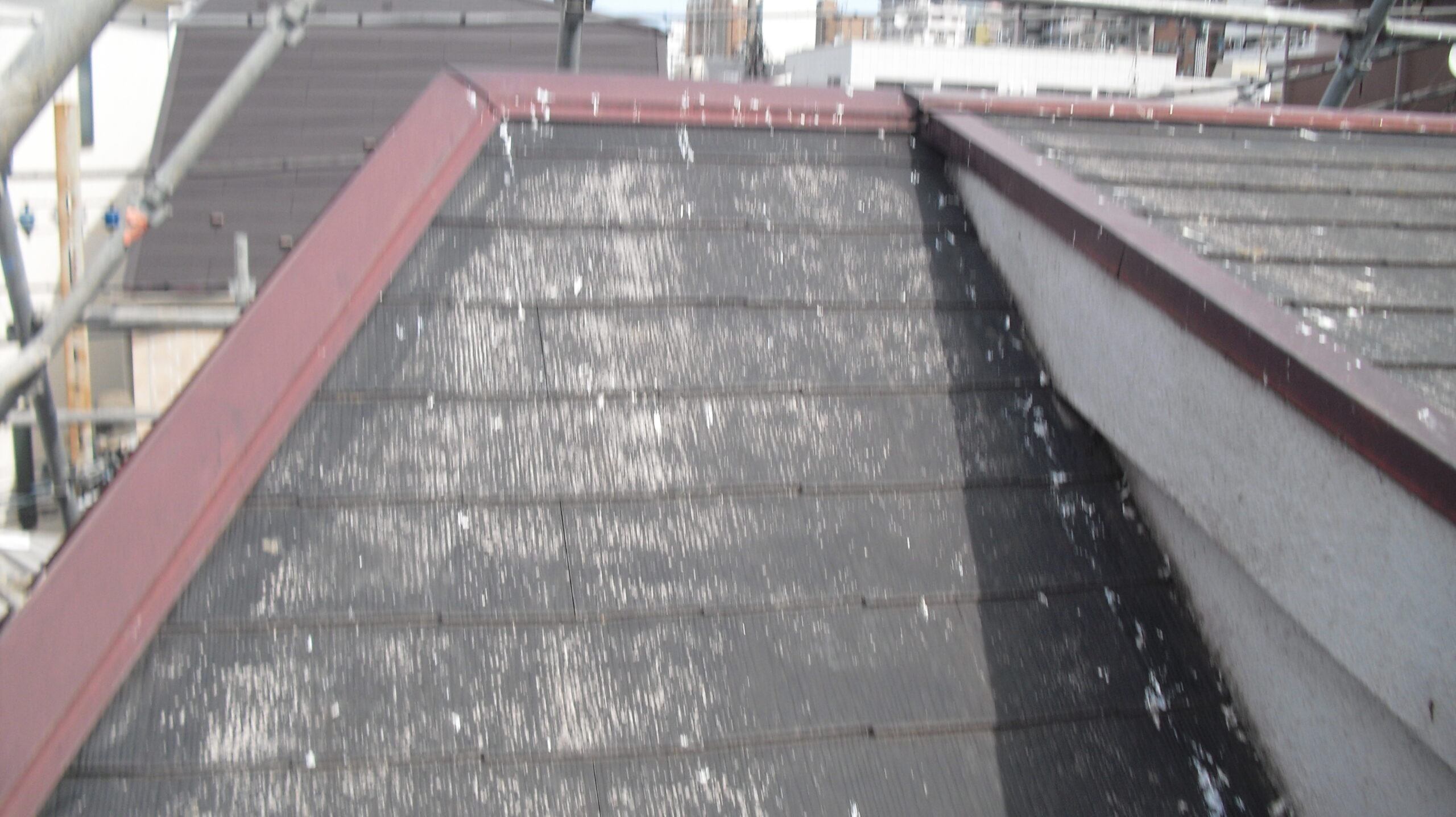 横浜市都筑区にてカバー工法〈賃貸物件の屋根修理〉の施工前写真